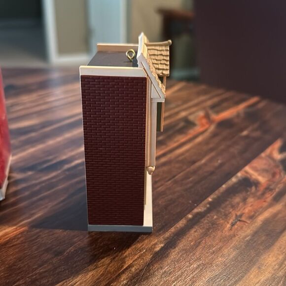 1998 Hallmark Grocery Store Nostalgic Houses & Shops Ornament #15 in Series - Picture 2 of 9